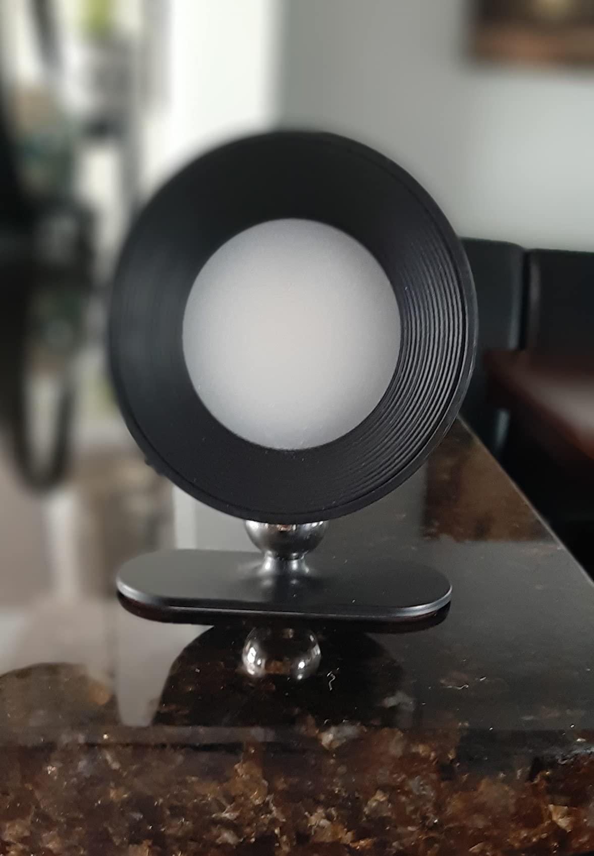 360° doppelseitige magnetische LED-Wandlampe, wiederaufladbar mit Fernbedienung photo review